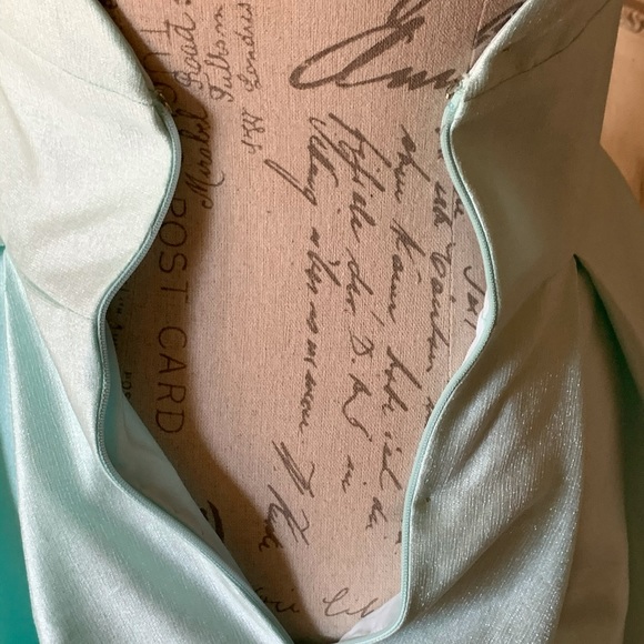 Cecilia Couture satin evening gown - Picture 9 of 13